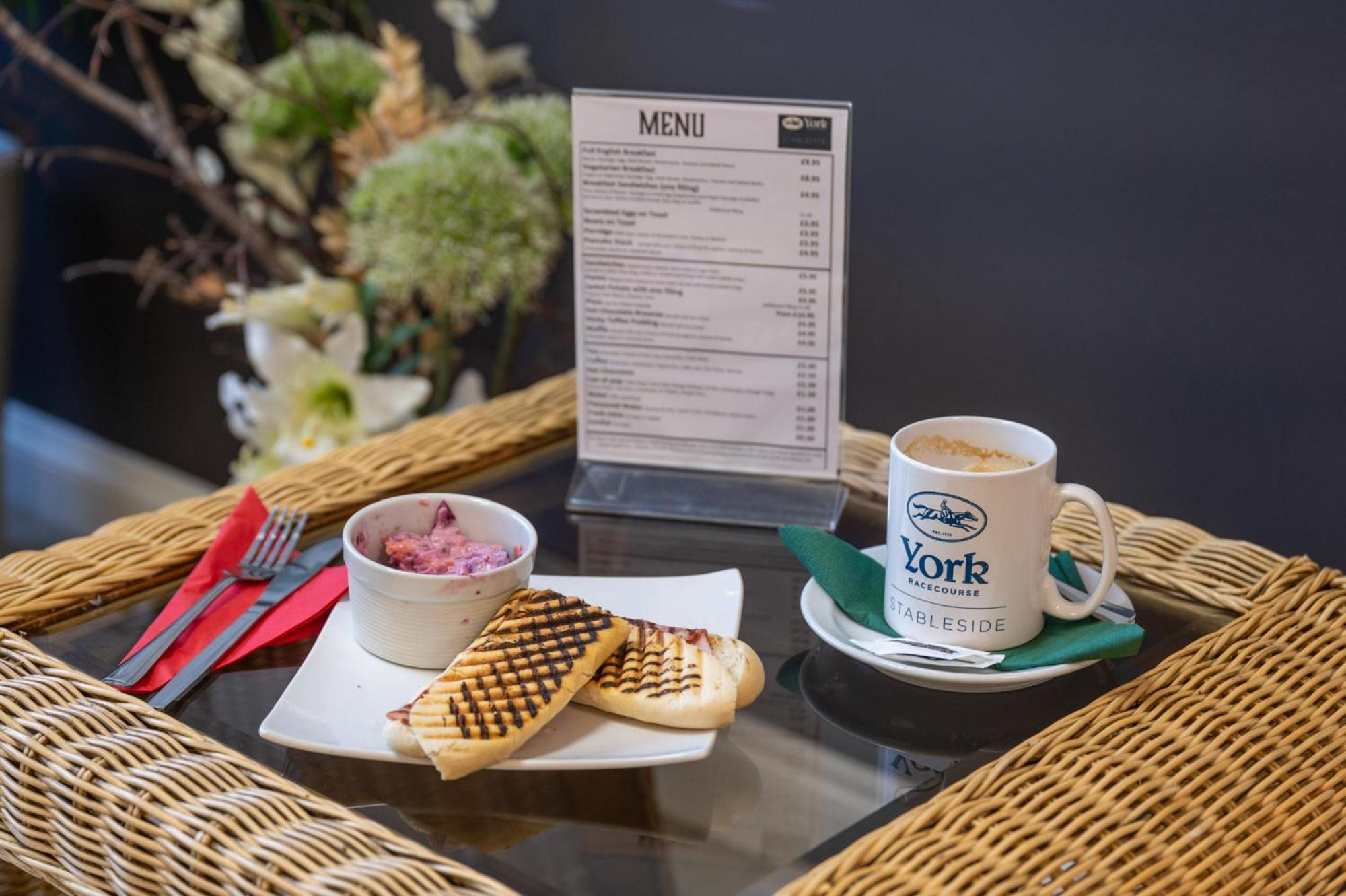 Hotel Stableside At York Racecourse Esterno foto