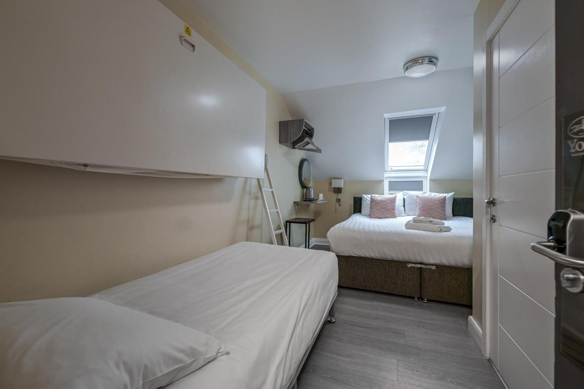 Hotel Stableside At York Racecourse Esterno foto